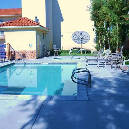 Mid City Inn & Suites Pico Rivera 