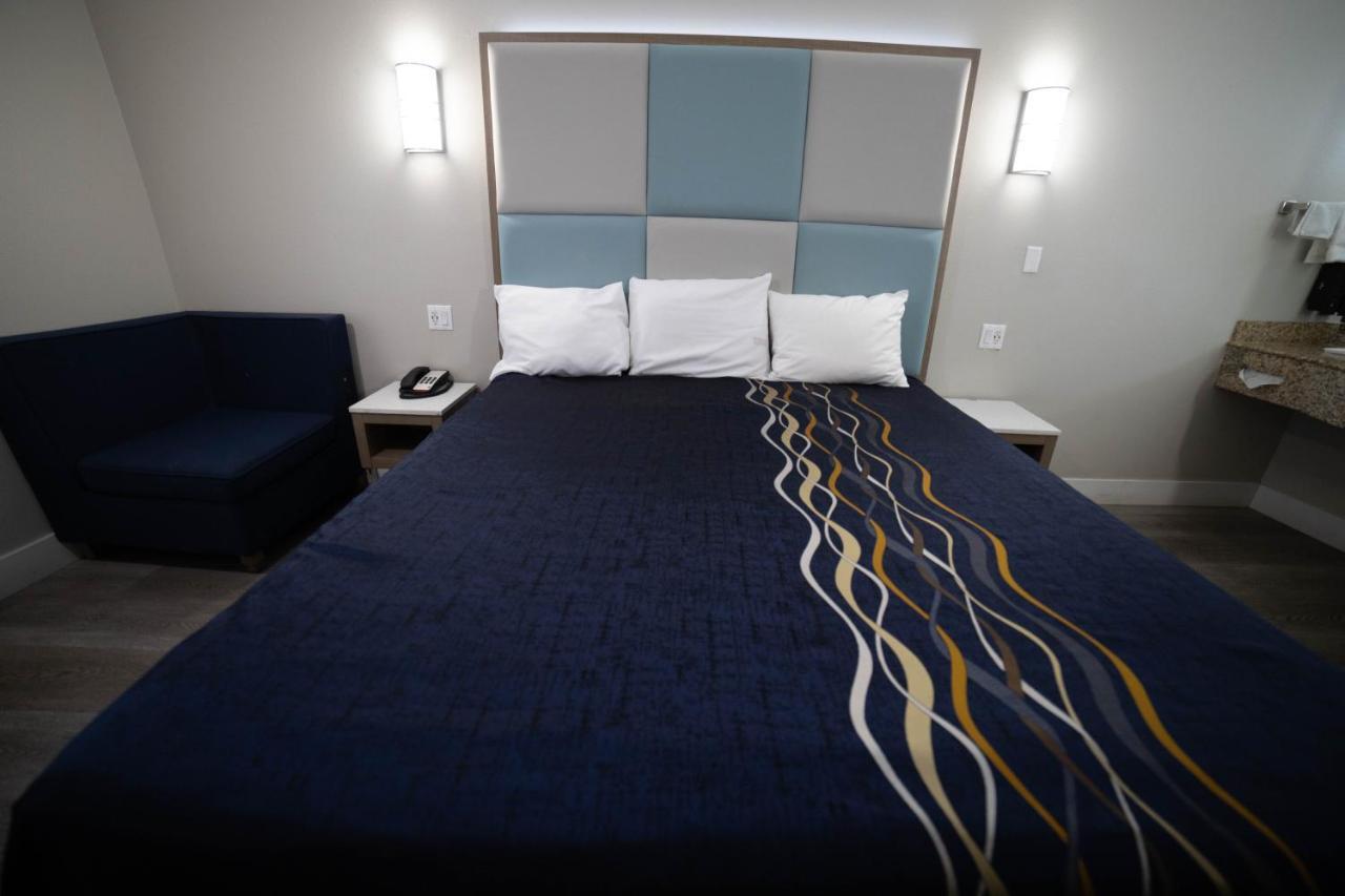 Hotel Mid & 3*