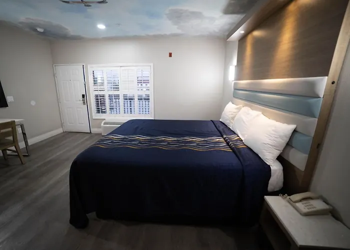 Mid City Inn & Suites Pico Rivera