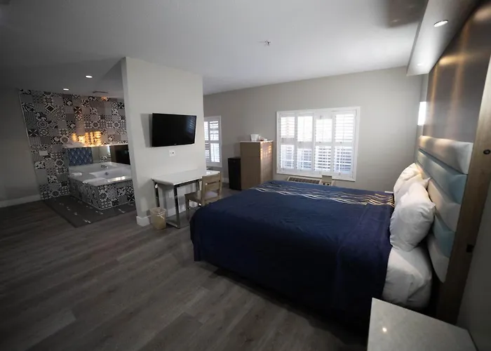 Mid City Inn & Suites Pico Rivera