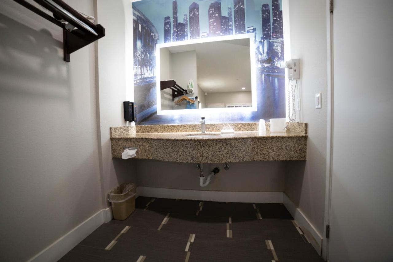 Hotel Mid &