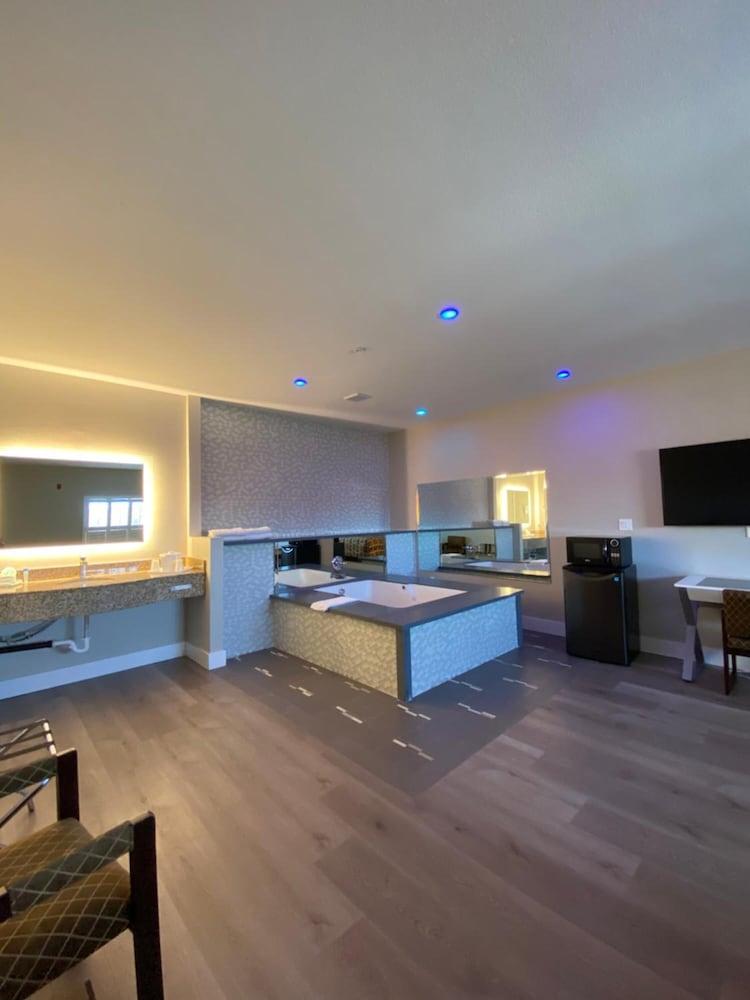 Hotel Mid & 3*